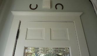 Lucky horseshoe interior decorating 1